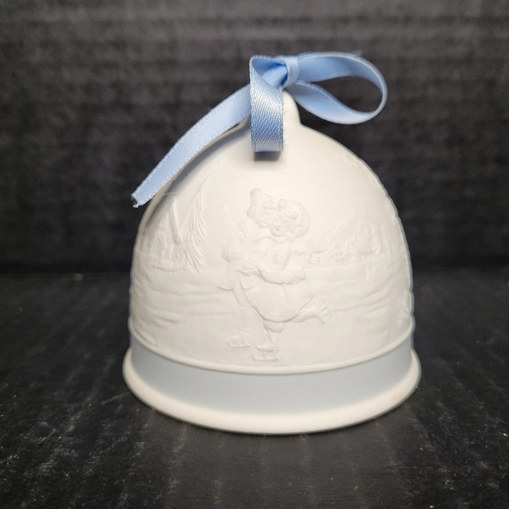 Llardo  Campana Invierno Winter Bell Ornament #17616